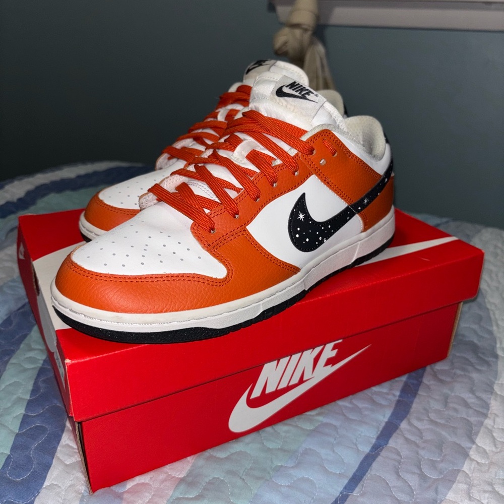 Nike Dunk Low ‘Starry Swoosh’ (Size 10)